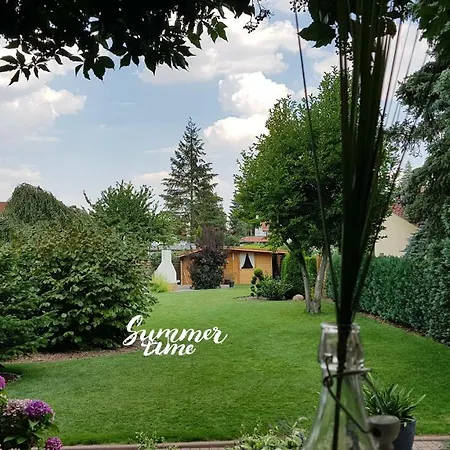 Gaestewohnung Flora شقة Taucha