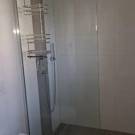 דירה Gaestewohnung Flora