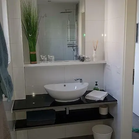 Gastewohnung Flora Apartment *